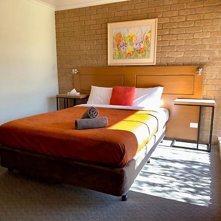 Darling Junction Motor Inn Wentworth Esterno foto
