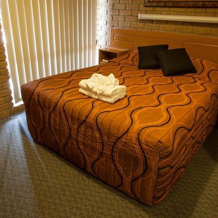 Darling Junction Motor Inn Wentworth Esterno foto