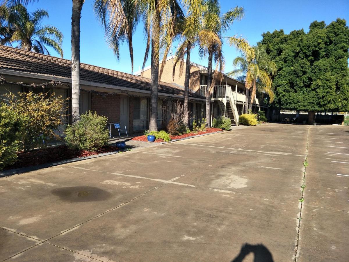 Darling Junction Motor Inn Wentworth Esterno foto