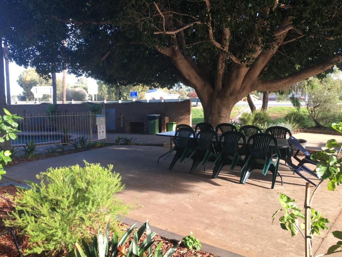 Darling Junction Motor Inn Wentworth Esterno foto