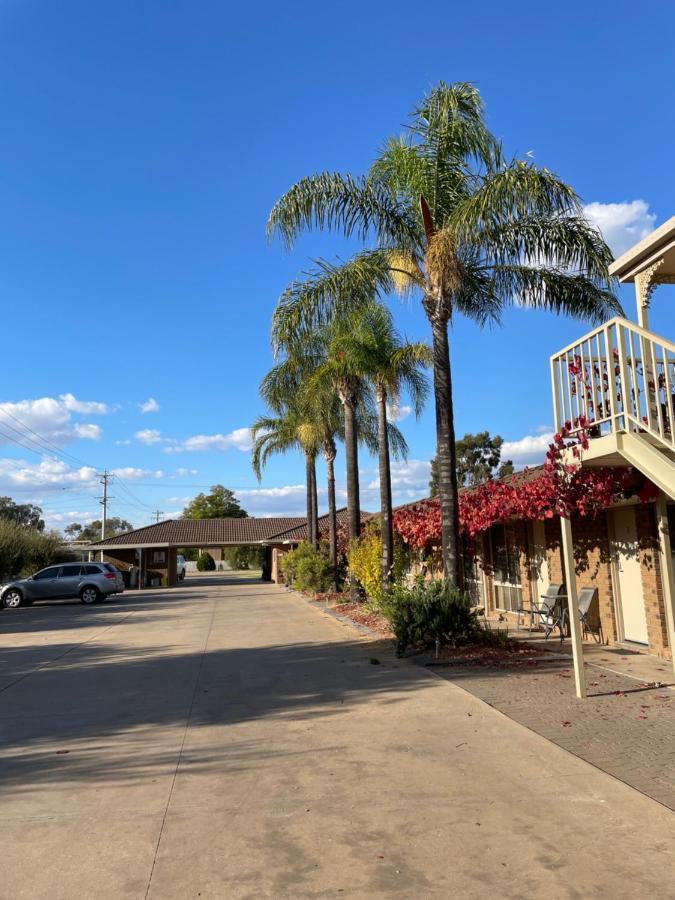 Darling Junction Motor Inn Wentworth Esterno foto