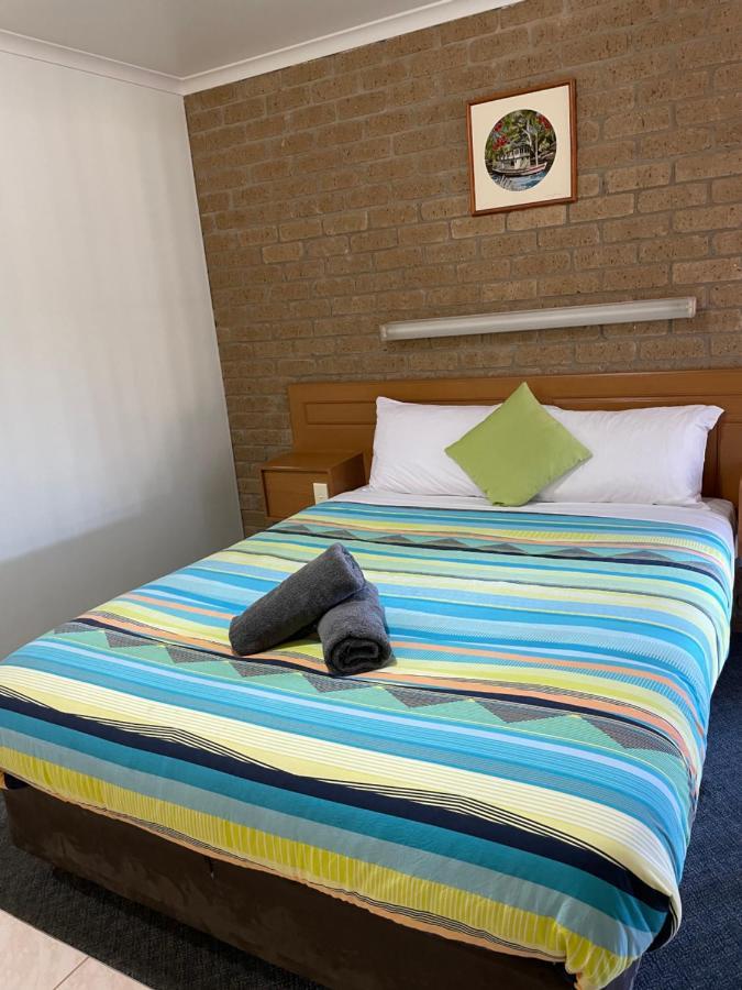 Darling Junction Motor Inn Wentworth Esterno foto