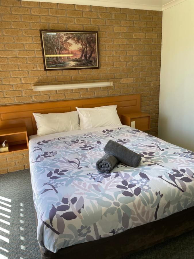 Darling Junction Motor Inn Wentworth Esterno foto
