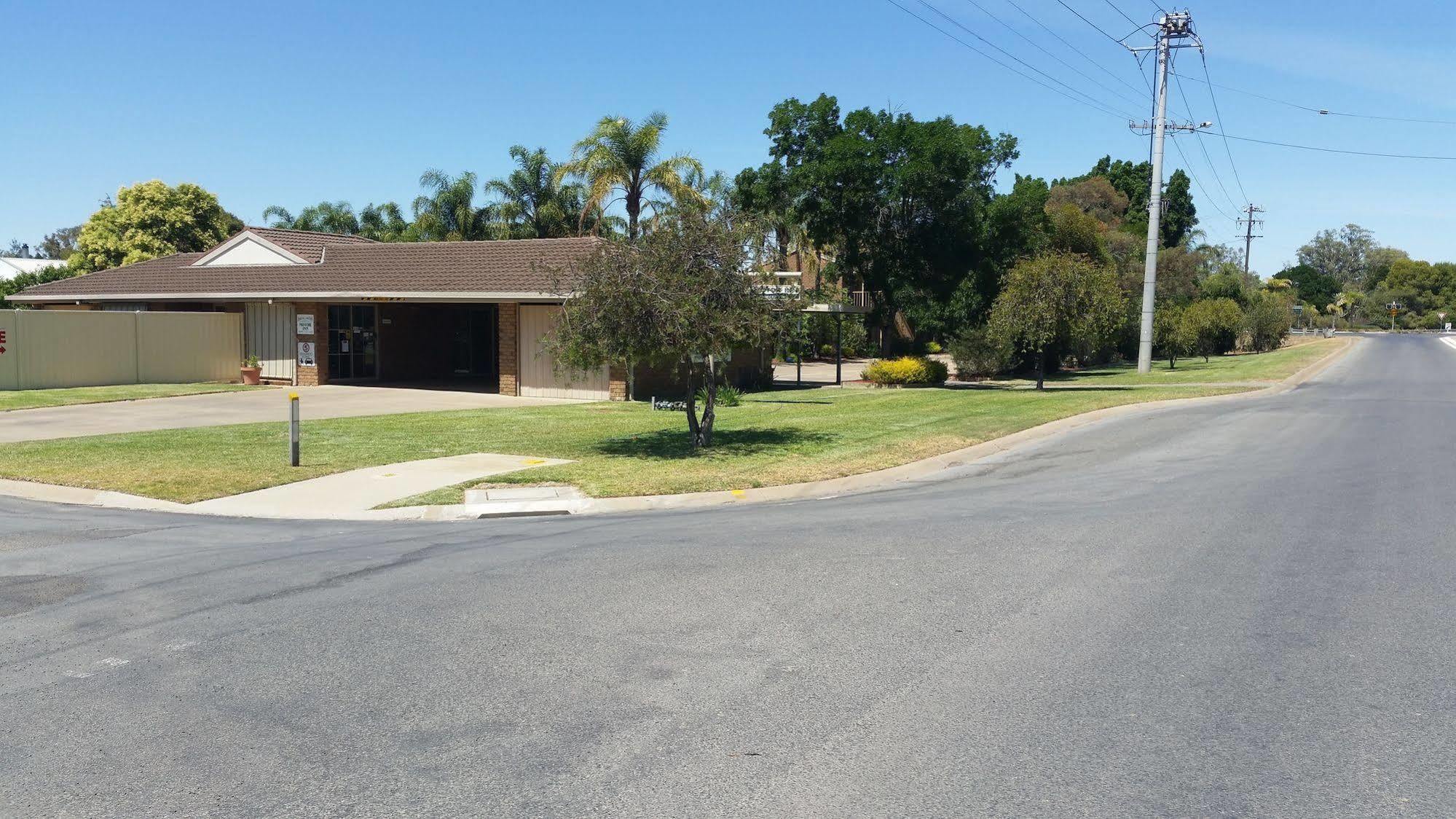 Darling Junction Motor Inn Wentworth Esterno foto