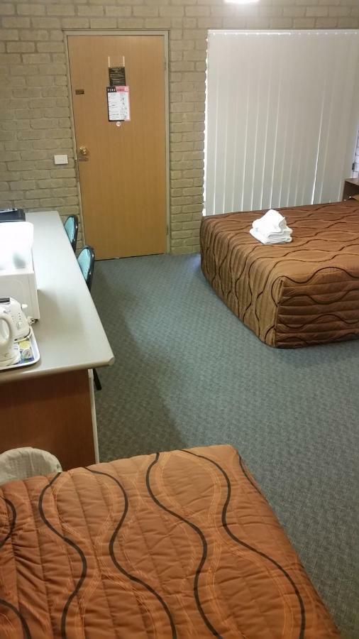 Darling Junction Motor Inn Wentworth Esterno foto