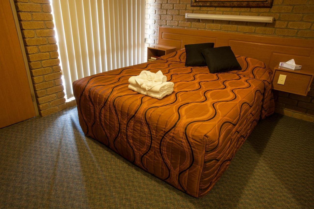 Darling Junction Motor Inn Wentworth Esterno foto